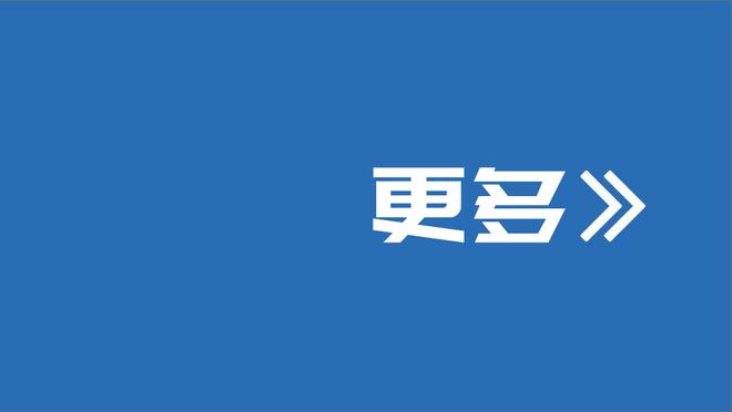 色系很眼熟？普尔蓝色鸭舌帽+黄色外套 眼镜一戴重回学生时代