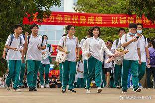 火箭官推海报庆祝！申京成为历史两千分一千板五百助最年轻中锋